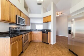 12008 Butler Woods Cir in Riverview, FL - Foto de edificio - Building Photo