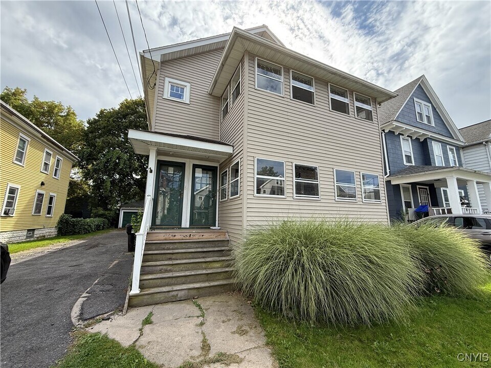 130-132 Eldorado St in Syracuse, NY - Building Photo