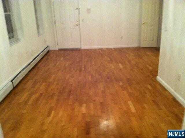 37 Bergen Blvd in Fairview, NJ - Building Photo - Building Photo