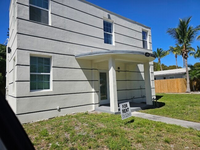 5107 N Flagler Dr in West Palm Beach, FL - Building Photo - Building Photo