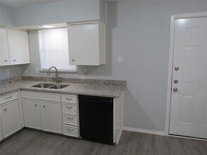 2212 Arcady Ln in Lancaster, TX - Building Photo - Building Photo