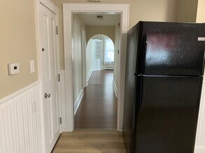 8 Walnut St, Unit First Floor in Rochester, NH - Building Photo - Building Photo