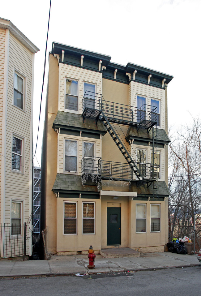 71 Jackson St in Yonkers, NY - Building Photo - Building Photo