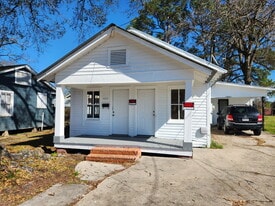 1002 La Pl Ave in Lafayette, LA - Building Photo