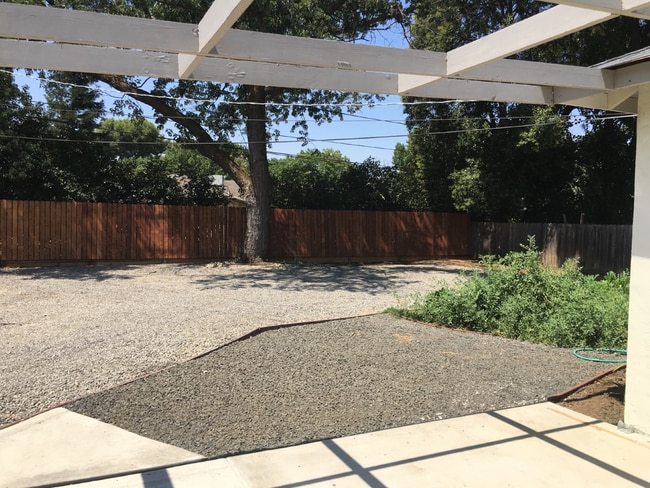 482 East Ave in Chico, CA - Building Photo - Building Photo