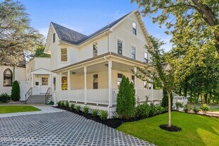 73 3rd Ave, Unit 595007 in Atlantic Highlands, NJ - Building Photo