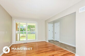 6867 Thurston Ave in Berkeley, MO - Building Photo - Building Photo