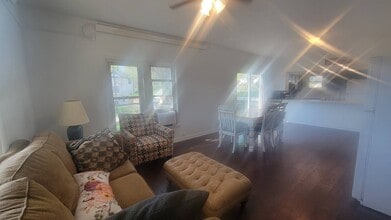 1020 5th St in Peru, NE - Building Photo - Building Photo