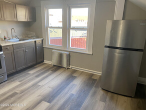 320 Main St-Unit -A in Spotswood, NJ - Building Photo - Building Photo