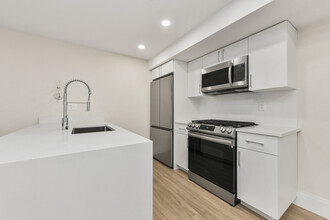 2 Hooten Ct in Boston, MA - Building Photo - Building Photo