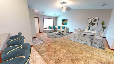 304 Harvest Trl in Harrisburg, SD - Foto de edificio - Building Photo