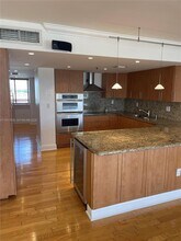 650 Ocean Dr in Key Biscayne, FL - Building Photo - Building Photo