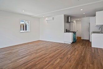1166 Cochran Ave in Los Angeles, CA - Building Photo - Building Photo