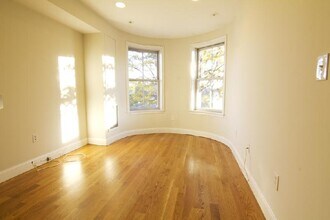 101 Hammond St, Unit 2 in Boston, MA - Foto de edificio - Building Photo