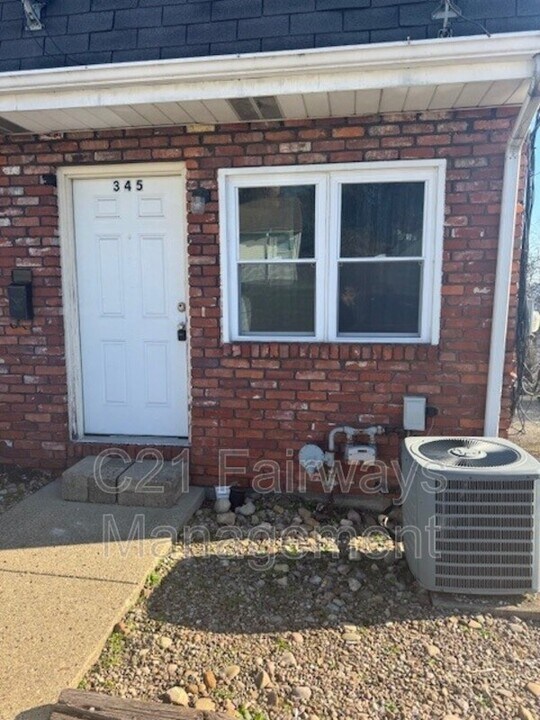 345 Dersam St in McKeesport, PA - Building Photo