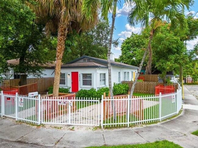 2935 NW 14th Ave-Unit -A in Miami, FL - Building Photo - Building Photo