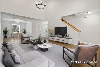 5998 Blaverly Dr in New Albany, OH - Building Photo - Building Photo