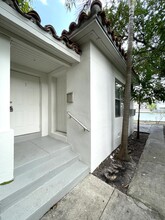 7905 Crespi Blvd in Miami Beach, FL - Building Photo - Building Photo