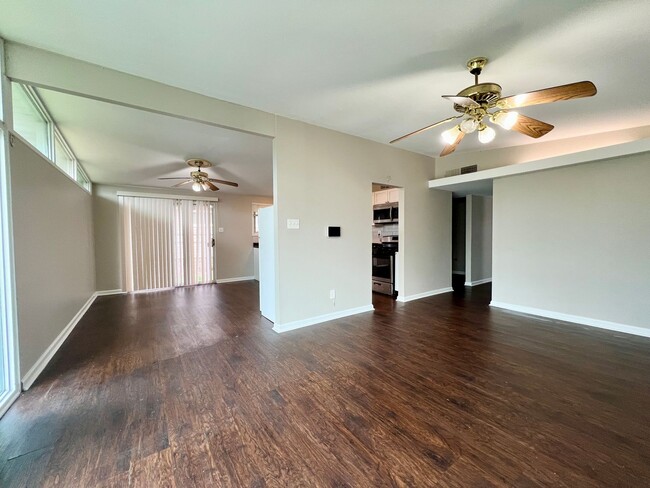 2745 Holiday Hl in Florissant, MO - Building Photo - Building Photo