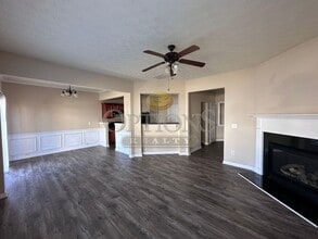 827 Forsythia Way in Canton, GA - Building Photo - Building Photo