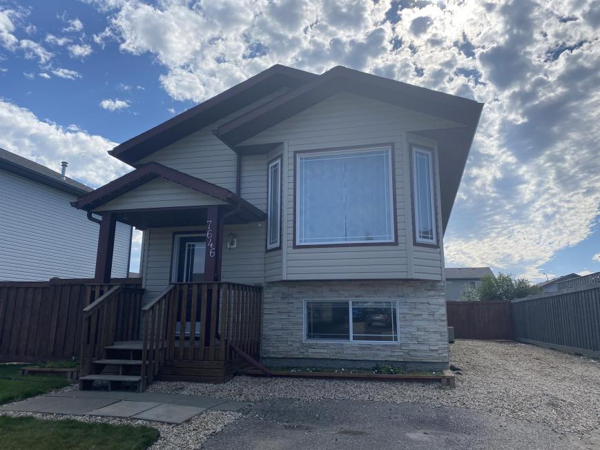 7646 Westpointe Dr in Grande Prairie, AB - Building Photo
