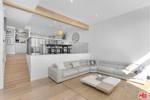 4350 Glencoe Ave in Marina Del Rey, CA - Building Photo