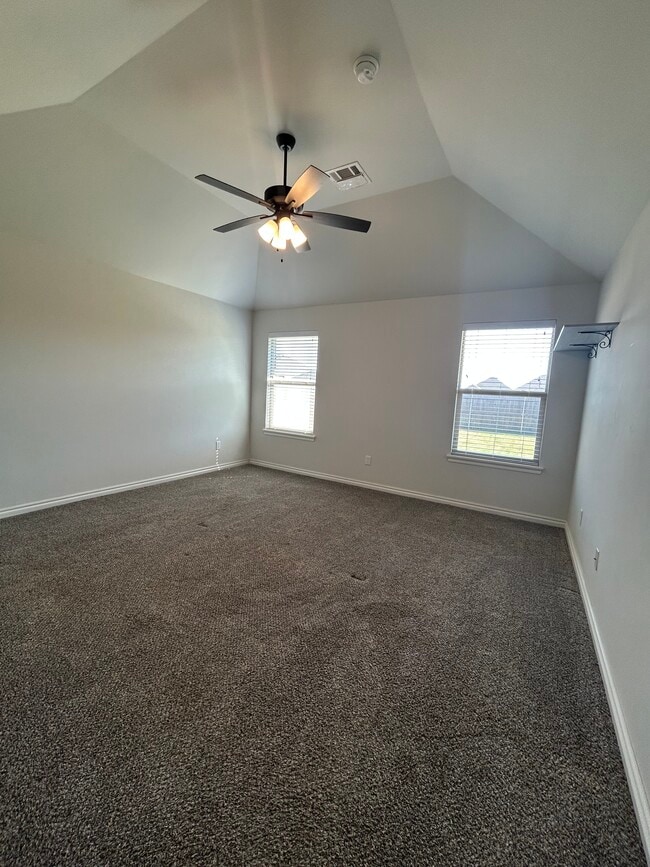 8720 SW 40th Ter in Oklahoma City, OK - Building Photo - Building Photo