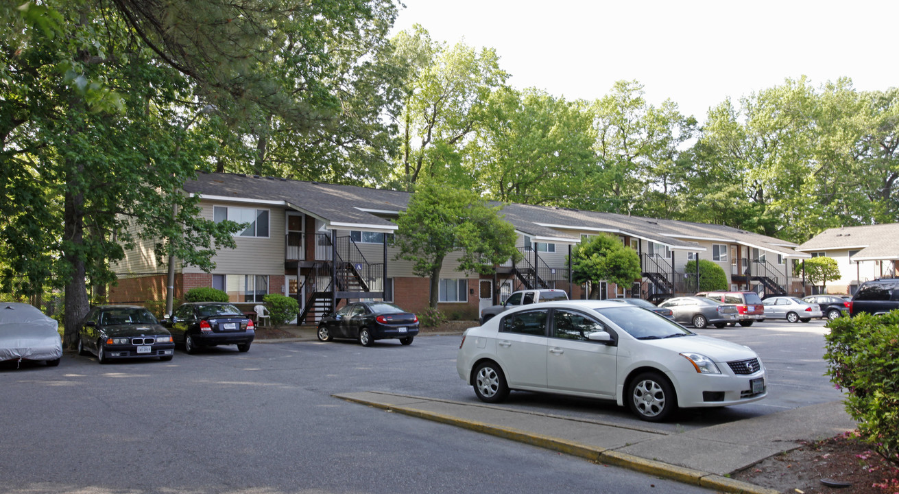 Cedarbird Point Apartments in Norfolk, VA - Building Photo