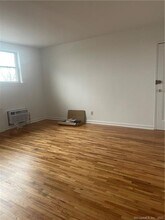 11 Bedford Ave in Norwalk, CT - Building Photo - Building Photo