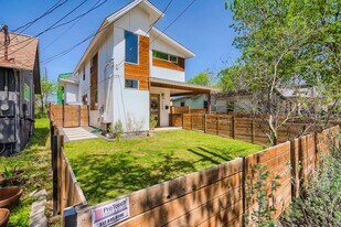 2308 Santa Rosa St in Austin, TX - Building Photo