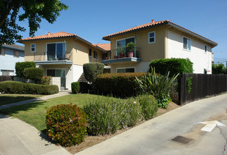 679 Grand Coulee Ave in Sunnyvale, CA - Building Photo - Building Photo