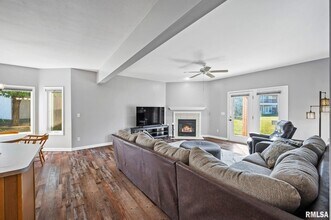 7323 N Villa Lake Dr-Unit -1 in Peoria, IL - Building Photo - Building Photo