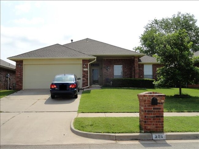 305 Waterfront Dr in Norman, OK - Building Photo - Building Photo