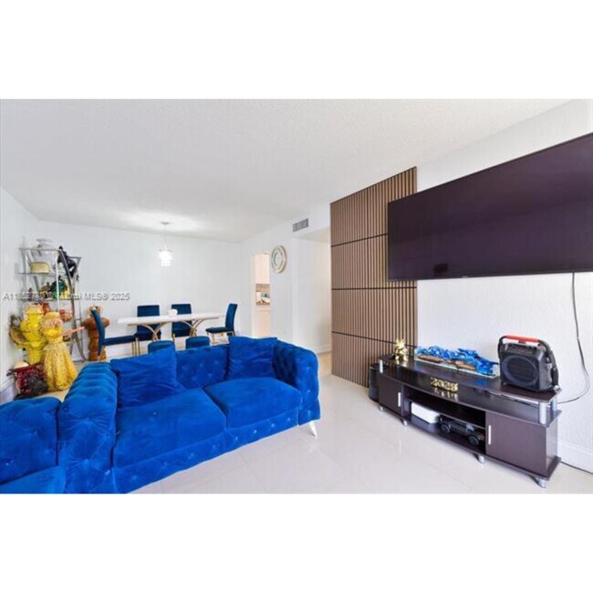 7419 SW 152nd Ave in Miami, FL - Building Photo - Building Photo