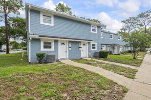 11357 Bedford Oaks Dr in Jacksonville, FL - Building Photo