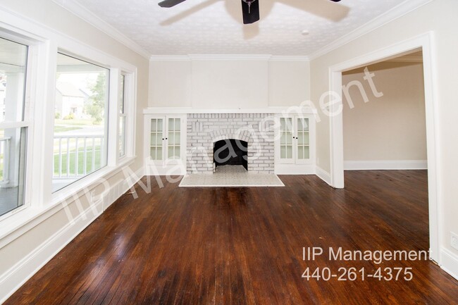 2127 Rossmoor Rd in Cleveland Heights, OH - Building Photo - Building Photo