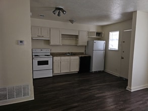 2938 Bernice Dr in Longview, TX - Building Photo - Building Photo
