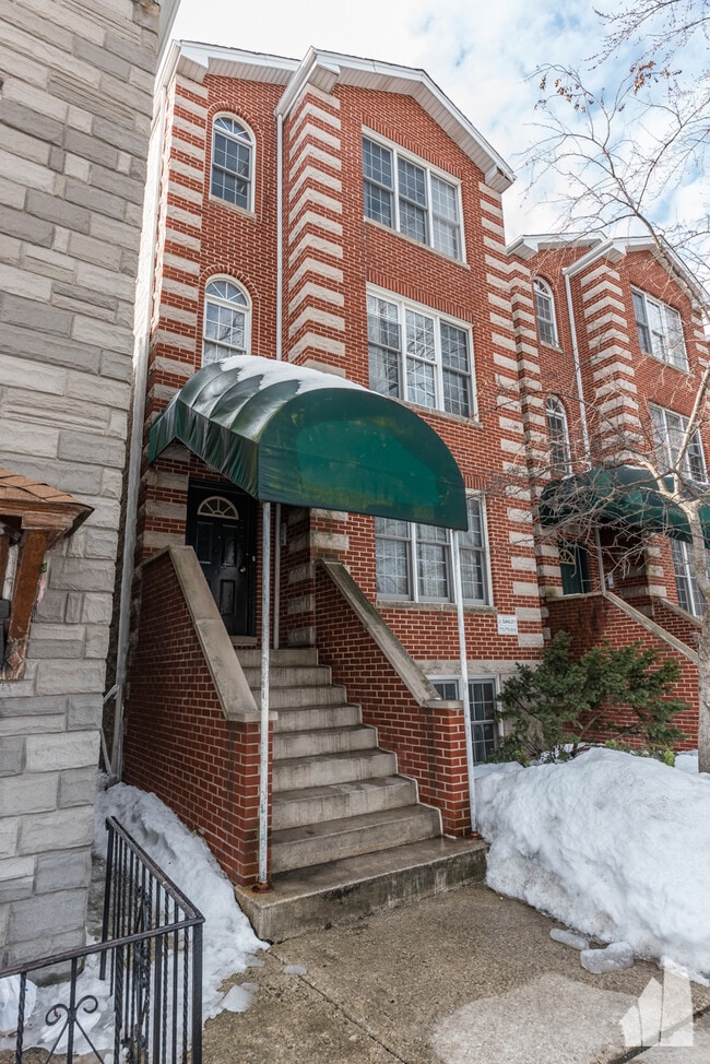 916 N Paulina St, Unit 2