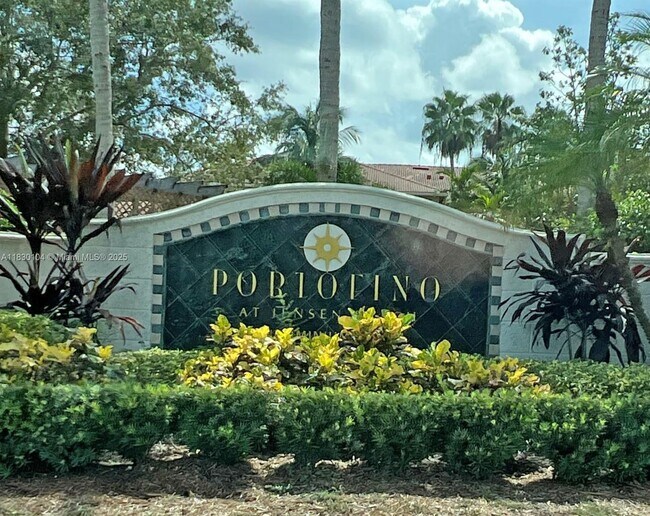 3588 NW Adriatic Ln in Jensen Beach, FL - Building Photo - Building Photo