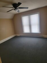 123 Pearl St, Unit 123 in Painesville, OH - Foto de edificio - Building Photo