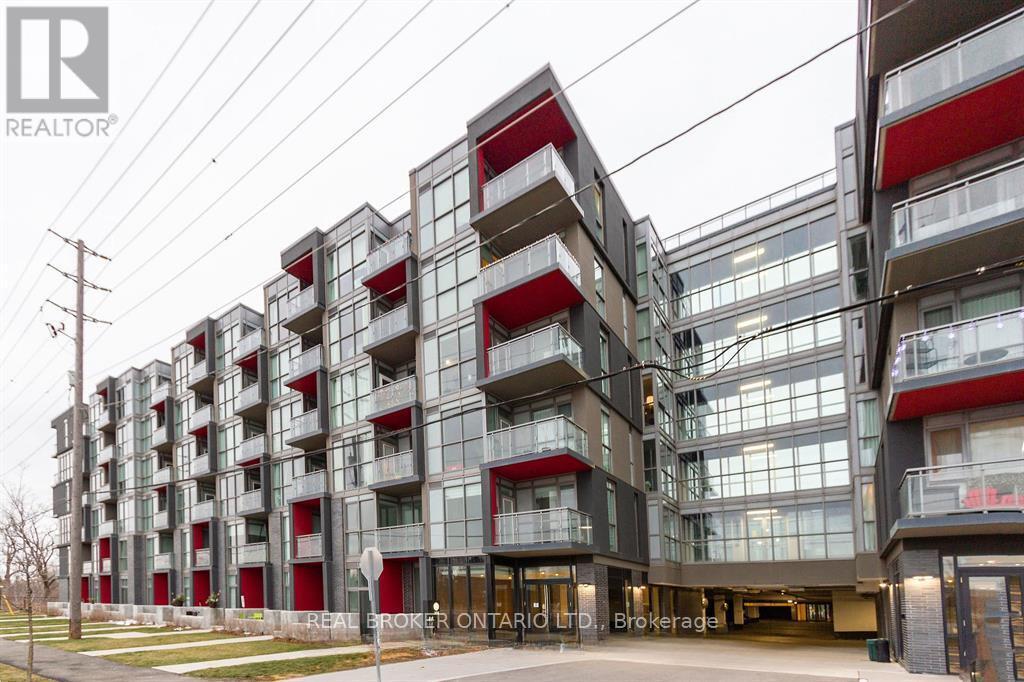 5230-5230 Dundas St in Burlington, ON - Building Photo