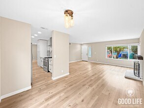 2679 Alta View Dr in San Diego, CA - Foto de edificio - Building Photo