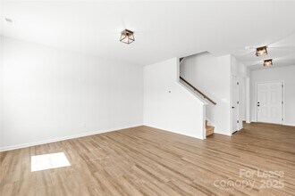 18016 Wilbanks Dr in Charlotte, NC - Building Photo - Building Photo