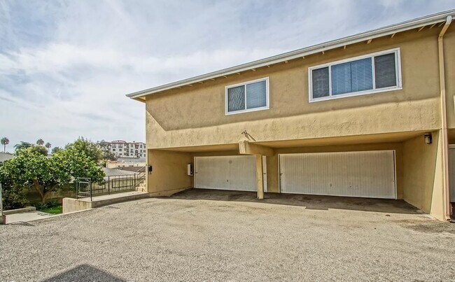 2016 Nelson Ave, Unit #D in Redondo Beach, CA - Building Photo - Building Photo