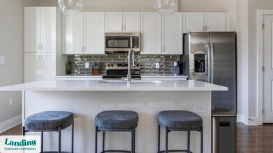 1000 Forestview Dr, Unit 5301 in Oakwood, GA - Building Photo - Building Photo