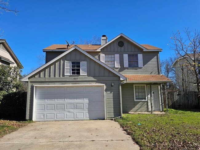 property at 807 Meadowcreek Dr