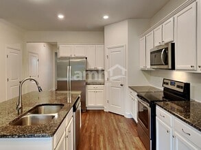 221 Crestrun Loop in Leesburg, FL - Building Photo - Building Photo