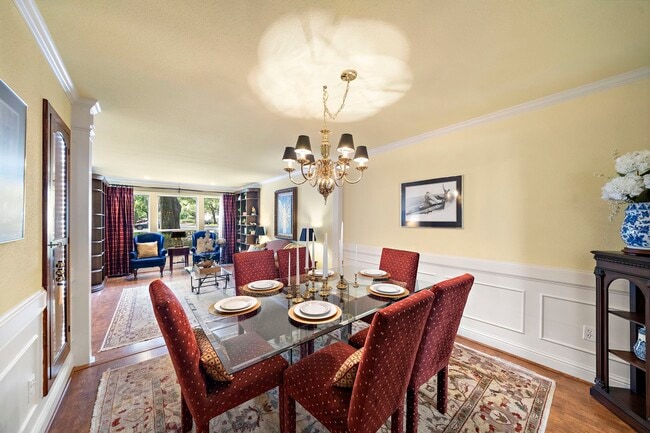 property at 8944 Chatsworth Dr