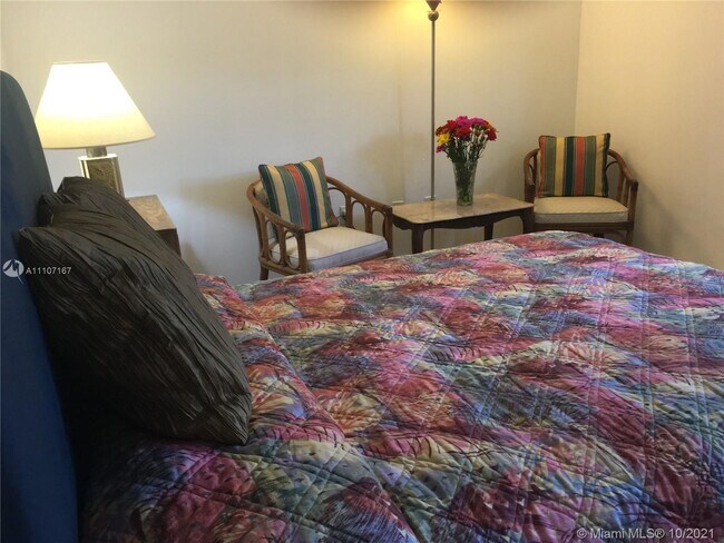 6450 Collins Ave-Unit -509 in Miami, FL - Building Photo - Building Photo