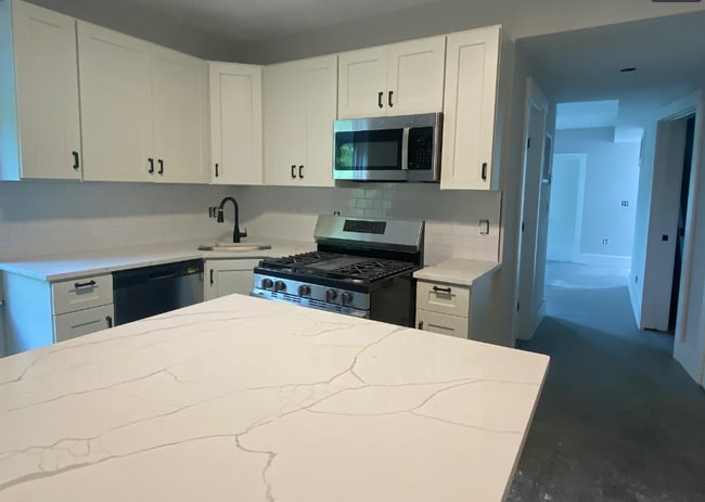 116 Marginal St, Unit 2 in Boston, MA - Building Photo - Building Photo